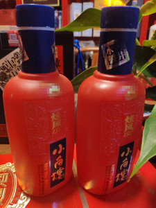 整件联系客服优惠2012年小角楼小旋风浓香52度150ml 小酒六瓶包邮