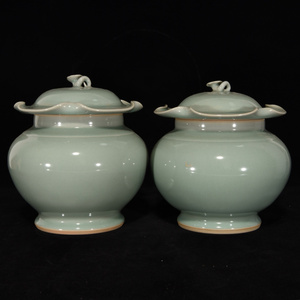 宋龙泉窑荷叶罐围棋罐一对 古玩古董景德镇高古瓷器陶瓷花瓶收藏