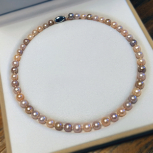 万菲时尚淘宝天然真珍珠项链混彩色淡水近正圆强光近无瑕5-6mm短颈