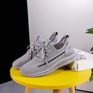 麦卡伦鲨鱼男款飞织春夏休闲鞋2021年时尚大网眼透气椰子鞋运动