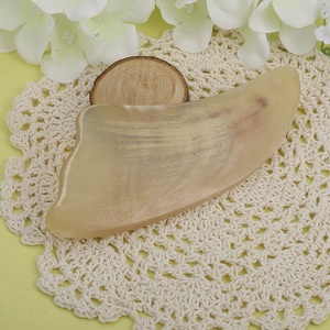 2020地摊牛角羊角刮痧板三角形耗牛角保健刮痧厂家现货