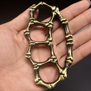 指虎 手扣 拳扣 防身铁莲花    30多种款式 每款多个颜色