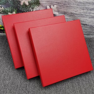 红色正方形丝巾