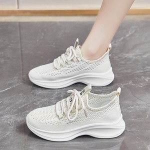 夏季新款防滑软底妈妈鞋舒适小白鞋女士中年人运动健步透气网面鞋