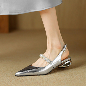 法式包头凉鞋女低跟2024夏季新款银色单鞋不露趾包脚尖头中跟鞋女