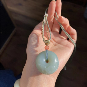 孤品新疆和田玉且末蓝雕花面包扣面包圈平安扣花开富贵吊坠挂件