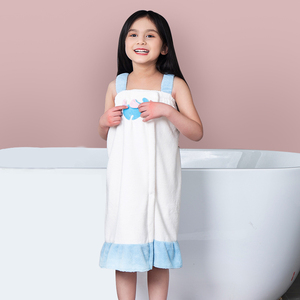 裹浴巾的小女孩头像图片