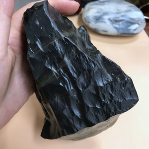 戈壁黑泥石