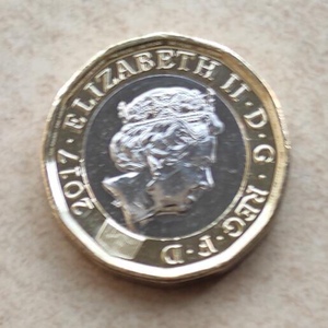 英国新版十二边形硬币   1英镑   2017年
