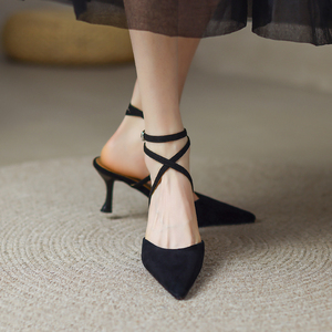chic 巨显腿长~ 新款真皮交叉绑带细跟包头凉鞋女性感尖头高跟鞋