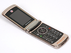 motorola摩托罗拉v9金属翻盖智能商务手机热销男女款学生老人机