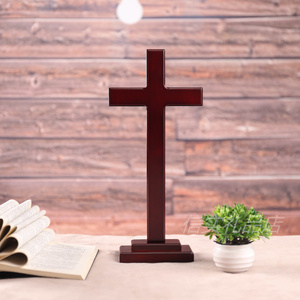 红棕色实木十字架摆件 木质十字架生日礼品桌面摆件 送礼物品