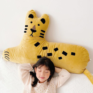 卡通ins风创意老虎儿童抱枕客厅沙发腰枕卧室床上玩偶午睡靠垫枕