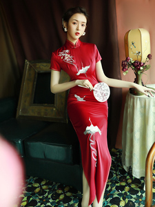 复古中国风旗袍拜年过年长款女改良版年轻款少女红色敬酒服连衣裙