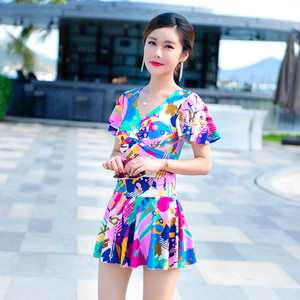 中老年女士加肥泳衣