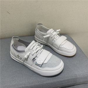 v元素女鞋真皮魔术贴小白鞋女2021新款春季百搭平底憨憨丑萌鞋