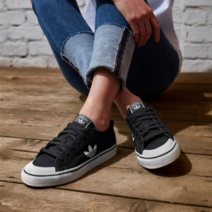 现货adidas nizza 阿迪达斯三叶草金智秀同款低帮女板鞋 ef1878