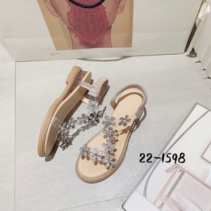 曼莎露迪22-1598新款夏季牛筋底尺码35到39带钻舒适法兰茜女凉鞋