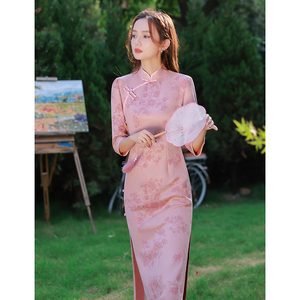 粉色旗袍2021年新款加厚鹿皮绒女长袖长款中国风秋冬季改良连衣裙