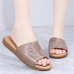 妈妈鞋凉拖鞋中年真皮拖鞋女全牛皮夏季外穿时尚牛筋软底平底防滑