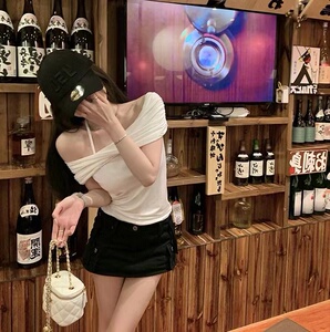 titi小姐姐 【韩剧女主】气质一字肩露肩上衣纯欲修身t恤女夏季