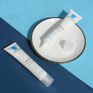 理肤泉k乳精华液水杨酸焕肤去痘闭口粉刺黑头毛孔豆乳40ml