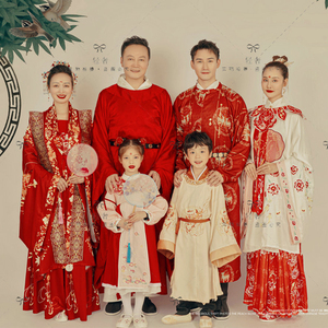影楼中式复古亲子拍摄影服装一家六口新年合影全家福拍照秀禾礼服
