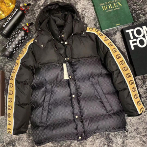 wa477  gucci  古奇黑色印花长袖大衣羽绒服男士冬季运动休闲加厚