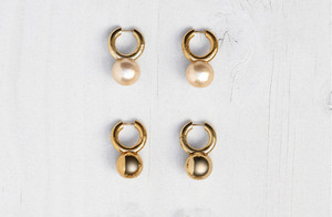 2017高端定制Celin赛琳 17秋 黄铜和玻璃珍珠环状耳环明星同款