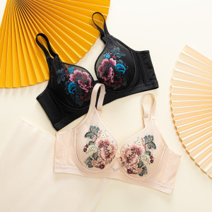 绣花胸罩