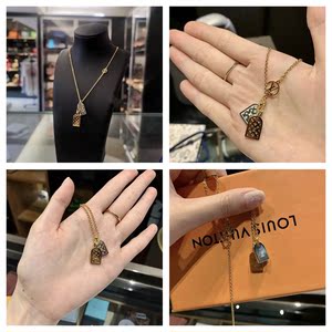 正品代购新款 lv项链路易威登双牌金银色情侣吊坠nanogram礼女士