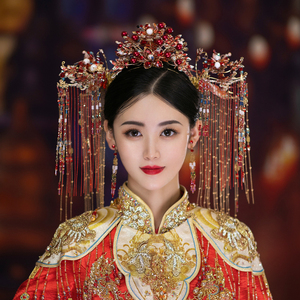 凤冠霞披新娘古装