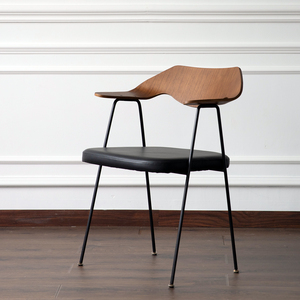 设计师北欧皮艺创意实木铁艺奶茶咖啡店餐厅家用弯曲家用桌椅子