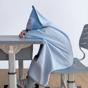 呼呼熊小学生午睡毯教室用 夏季空调毯子连帽斗篷 儿童披肩毛毯