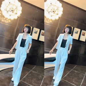 韩熙女装抖音同款2022年新款炸街小个子显高显瘦炸街气质西装套装