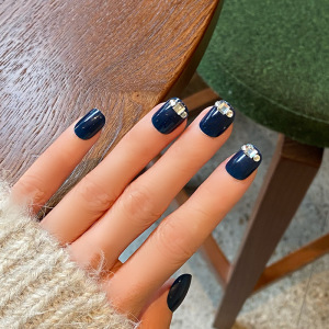 06指甲贴片成品穿戴式学生美甲约会短款可拆果冻胶贴带钻显手白