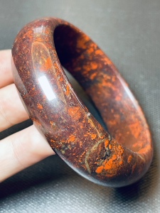 新疆淖毛湖红伊丁陨石手镯内径60毫米宽19毫米花色很好5176