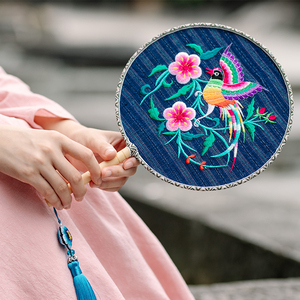 苗绣酉州苗绣织布团扇扇子刺绣