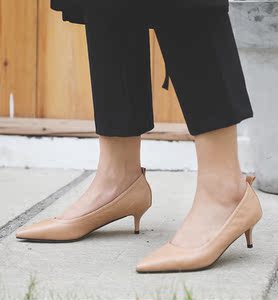 低跟单鞋女尖头奶奶鞋2018春季新款真皮浅口ol性感时尚细跟工作鞋