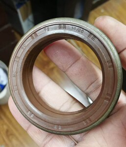 常州东风304/404-11/364/354拖拉机前桥立轴边减油封50×72×20