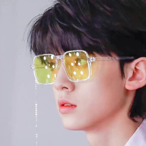 tf家族左航同款方形下半框透明黄太阳镜带链条防紫外线女潮街拍男