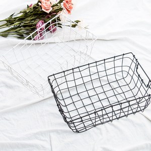 简约黑色铁线铁丝框篮子收纳筐 拍照道具摆拍摄影背景装饰