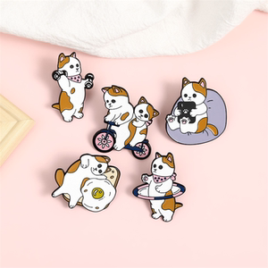 胸针ins潮个性 韩版小猫骑车 举哑铃 呼啦圈学生可爱猫咪徽章别针