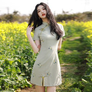 旗袍绿色棉麻短款