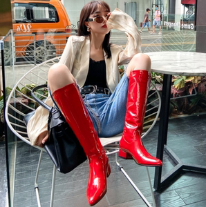 欧美新款大红色漆皮长靴女粗跟不过膝高筒女靴单靴帅气百搭尖头潮