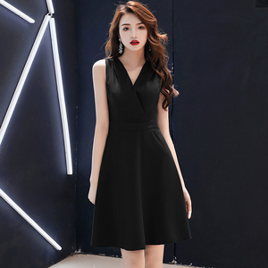 黑色小礼服裙赫本风平时可穿法式宴会连衣裙女小个子短款气质名媛