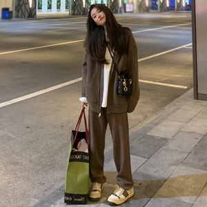 休闲运动服套装女2022新款复古港风chic酷盐系穿搭炸街春装两件套