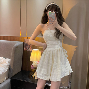 挂脖抹胸连衣裙女夏收腰a字纯欲性感短裙内搭辣妹生日小礼服裙子