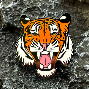 老虎头磁吸胸针 卡通虎年金属仿珐琅徽章 创意书包装饰配饰别针