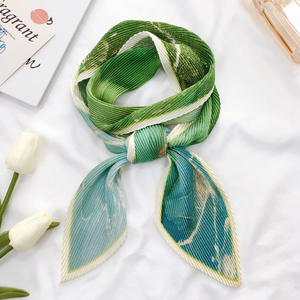 绿色小丝巾